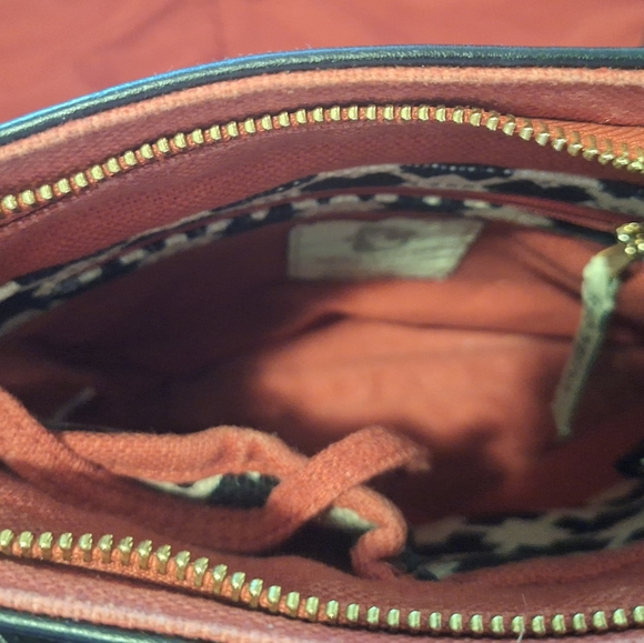 SPARTINA 429/DAFUSKI ISLAND CROSSBODY HANDBAG. BLACK/WHITE/RED - Picture 7 of 13